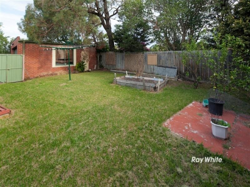8 Lorraine Avenue, Langwarrin VIC 3910