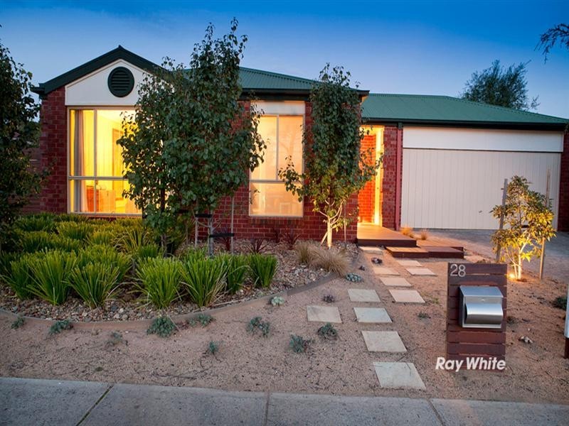 28 Lexton Drive, Langwarrin VIC 3910