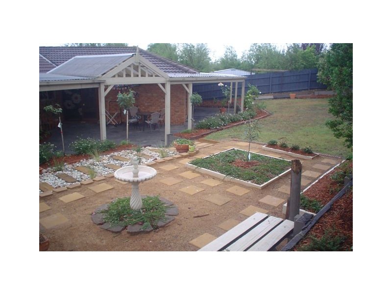 4 Lois Court, Langwarrin VIC 3910