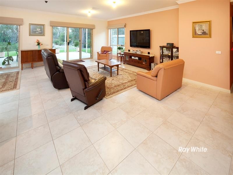 10 Bellbird Court, Langwarrin VIC 3910