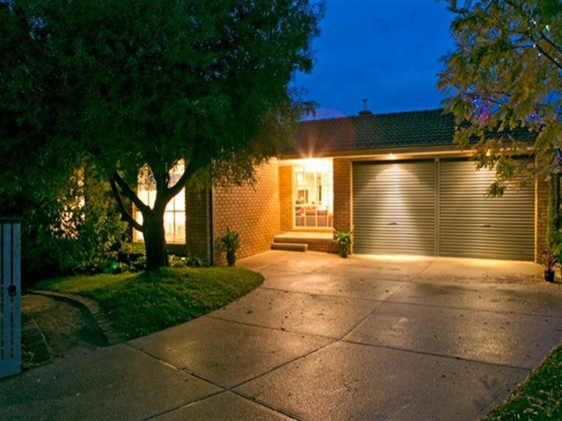 7 Waralong Court, Langwarrin VIC 3910