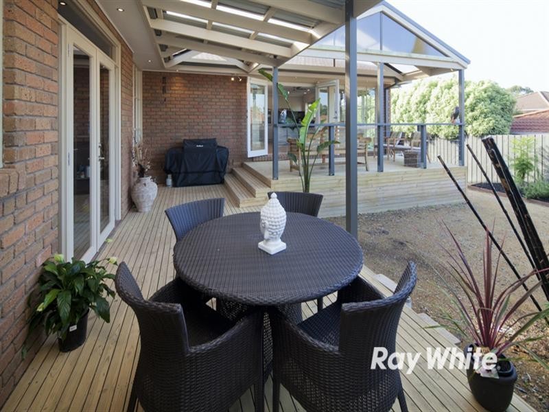 7 Waralong Court, Langwarrin VIC 3910