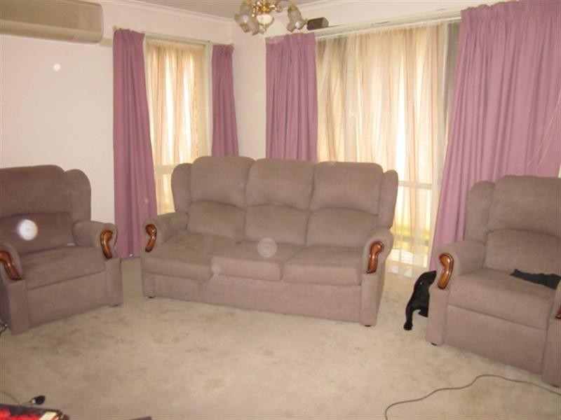 25 Melaleuca Crescent, Langwarrin VIC 3910