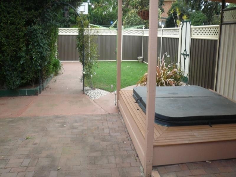 2/22 Yarralumla Drive, Langwarrin VIC 3910