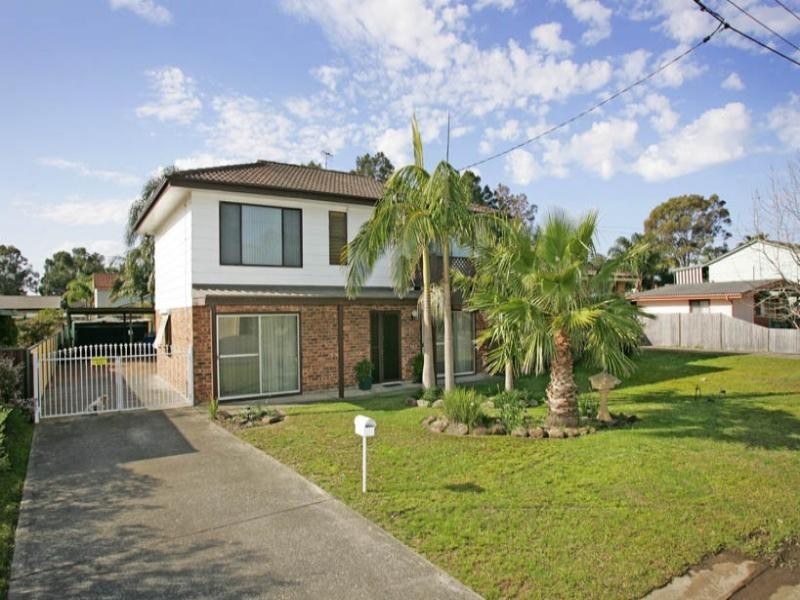 11 Blackswan Street, Berkeley Vale NSW 2261