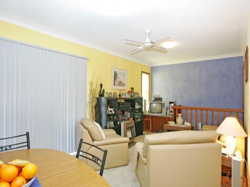 11 Blackswan Street, Berkeley Vale NSW 2261