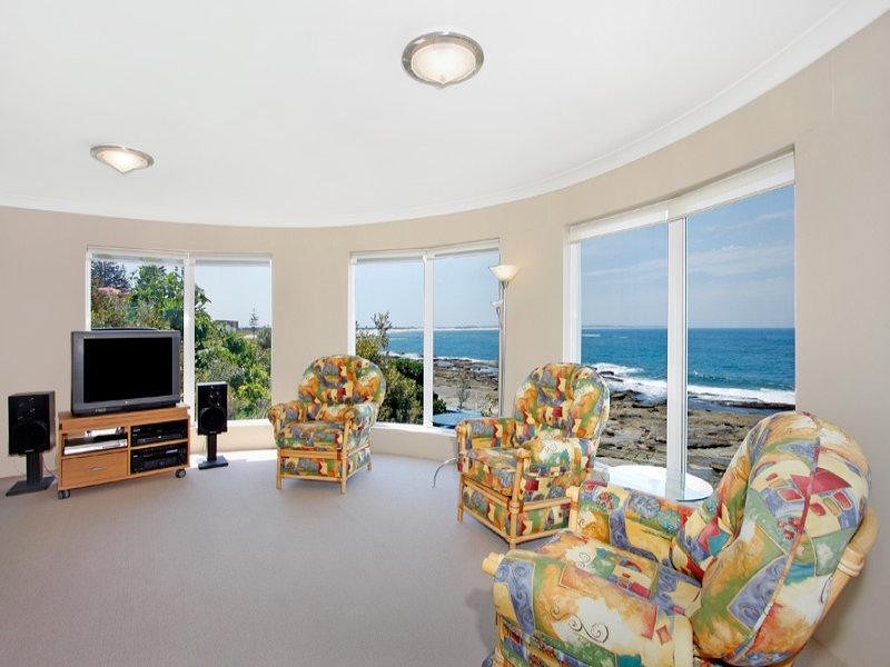 1/120 Ocean Parade, Blue Bay NSW 2261