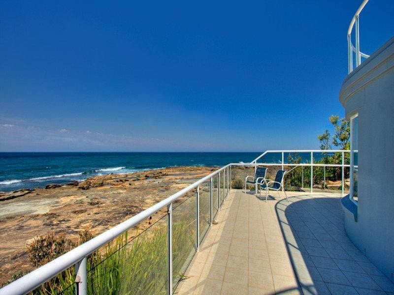 1/120 Ocean Parade, Blue Bay NSW 2261