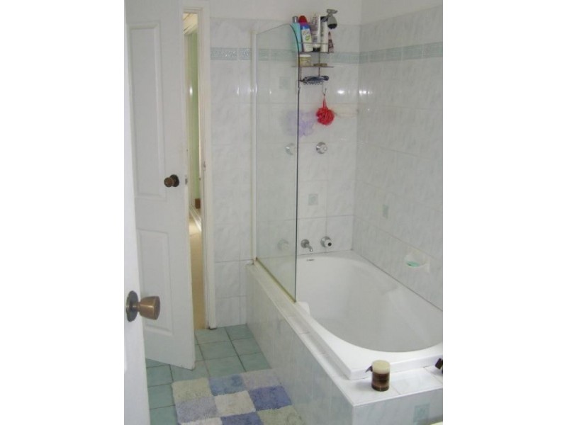 24 Elaine Avenue, Berkeley Vale NSW 2261