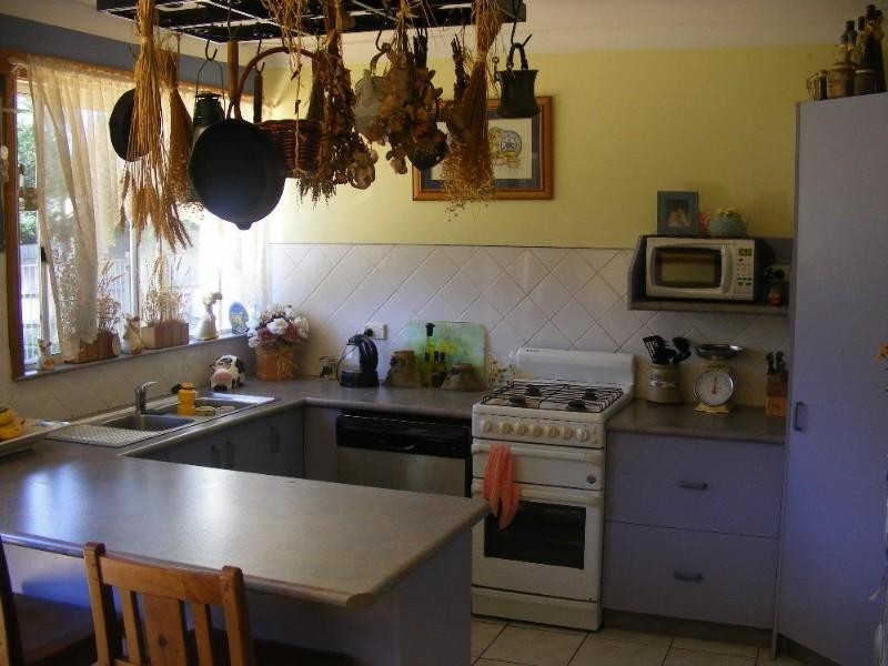 24 Elaine Avenue, Berkeley Vale NSW 2261