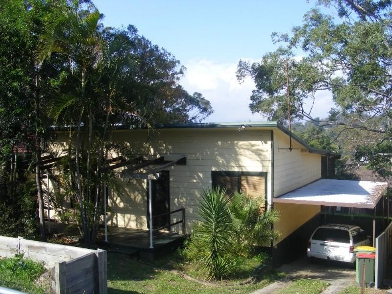 42 Shannon Parade, Berkeley Vale NSW 2261