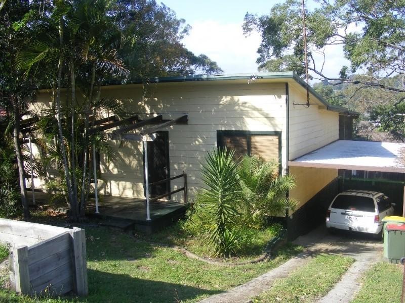 42 Shannon Parade, Berkeley Vale NSW 2261