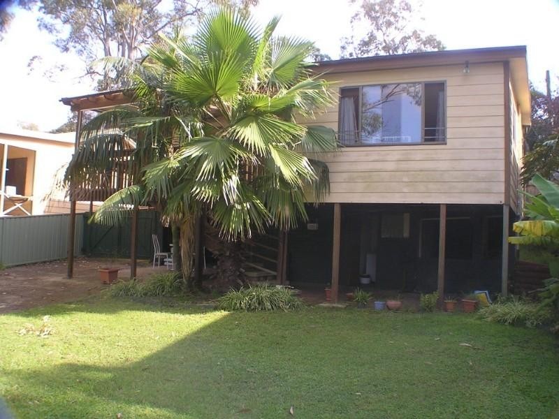 42 Shannon Parade, Berkeley Vale NSW 2261