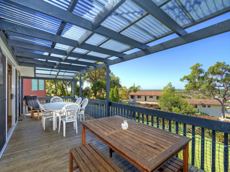 62 Promenade Avenue, Bateau Bay NSW 2261