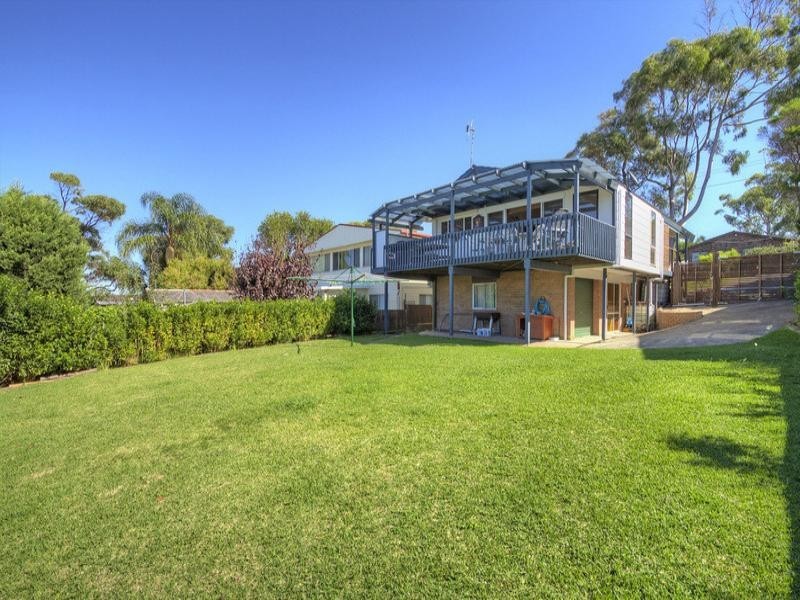 62 Promenade Avenue, Bateau Bay NSW 2261