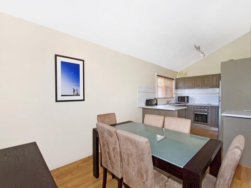 62 Promenade Avenue, Bateau Bay NSW 2261