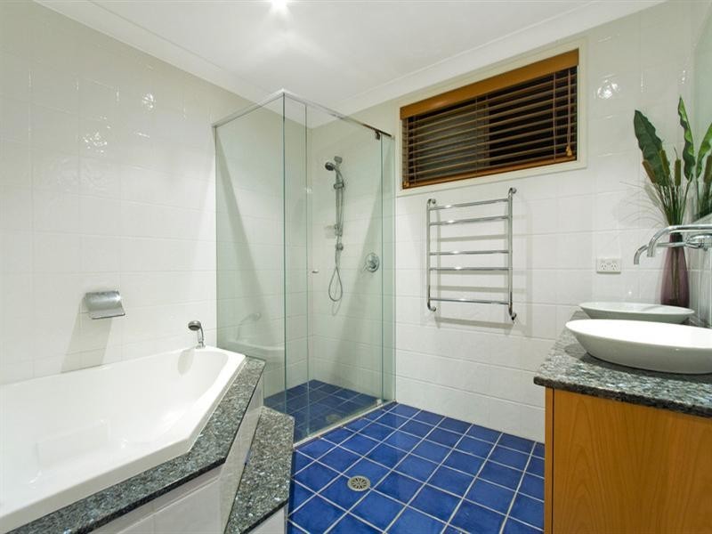 100 Bay Road, Blue Bay NSW 2261