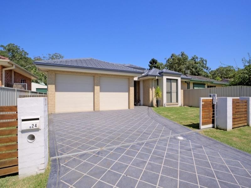 24 Marlborough Place, Berkeley Vale NSW 2261