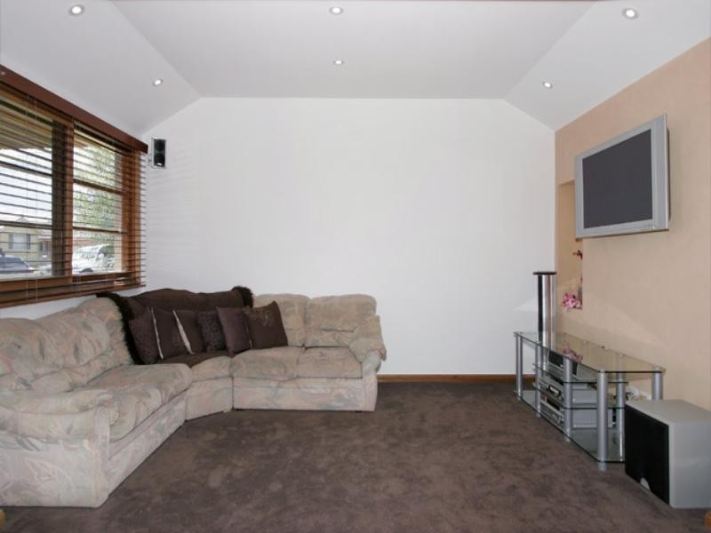 7 Oaks Avenue, Long Jetty NSW 2261