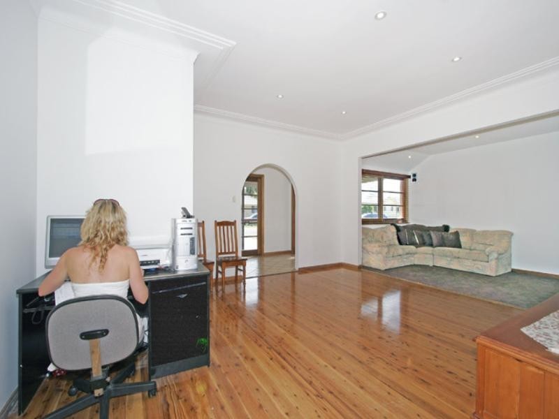 7 Oaks Avenue, Long Jetty NSW 2261