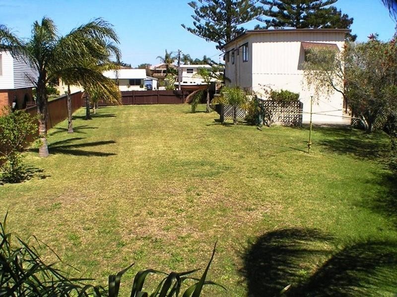 2 Bondi Road, The Entrance North NSW 2261