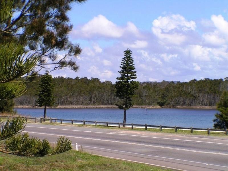 2 Bondi Road, The Entrance North NSW 2261