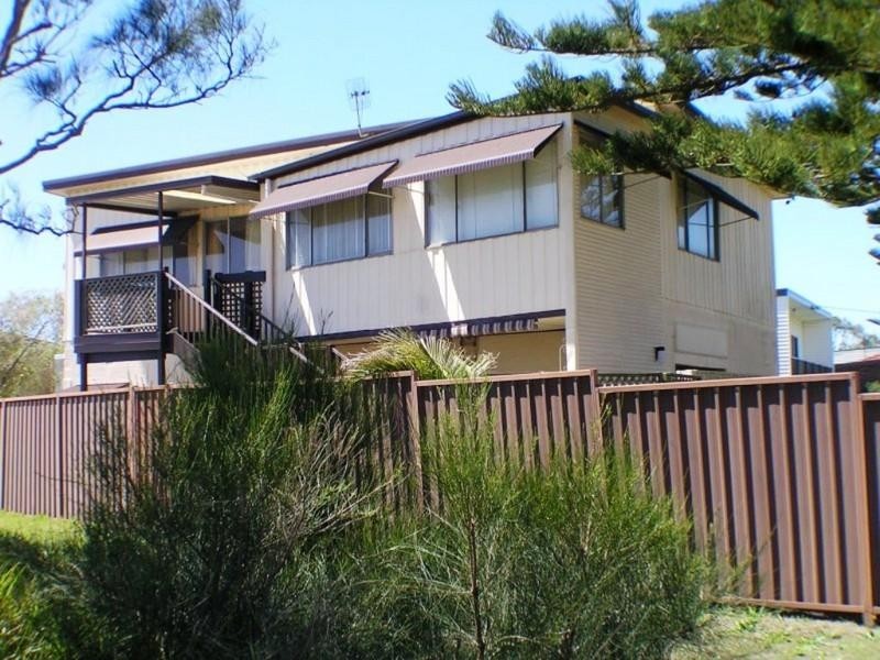 2 Bondi Road, The Entrance North NSW 2261