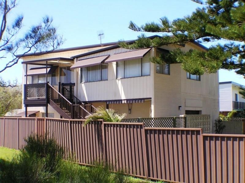 2 Bondi Road, The Entrance North NSW 2261