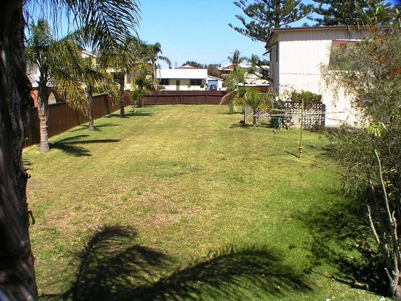 2 Bondi Road, The Entrance North NSW 2261
