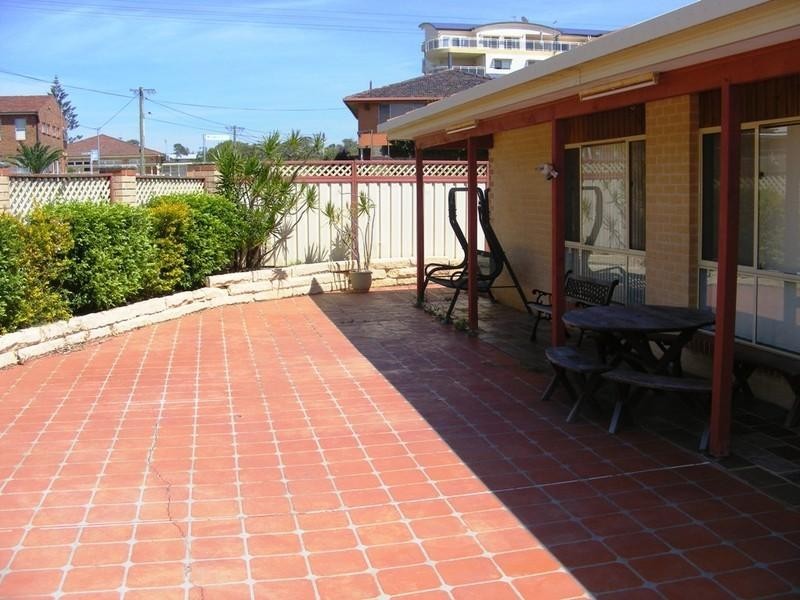 16 Armidale Street, The Entrance NSW 2261