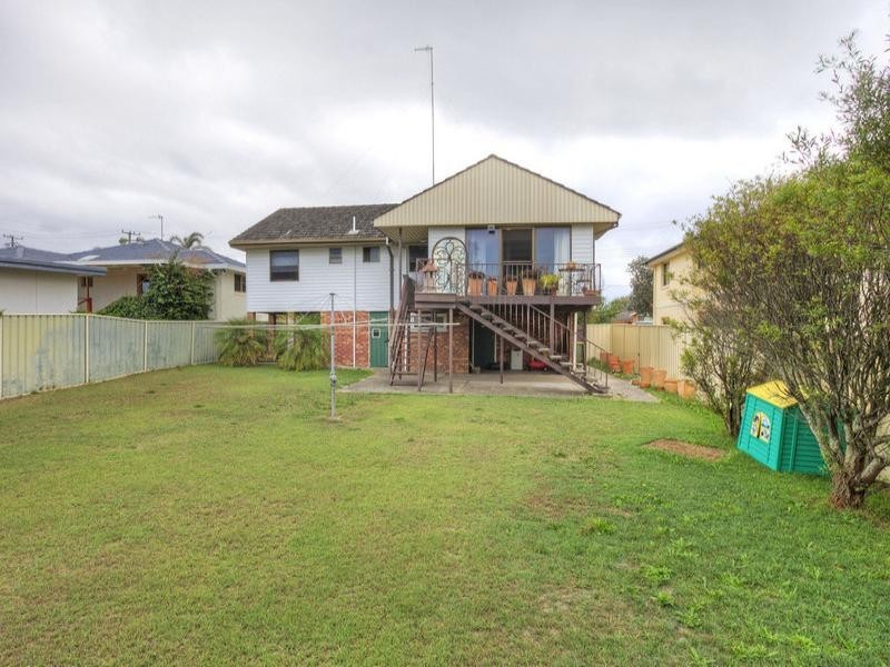 80 Bay Road, Blue Bay NSW 2261