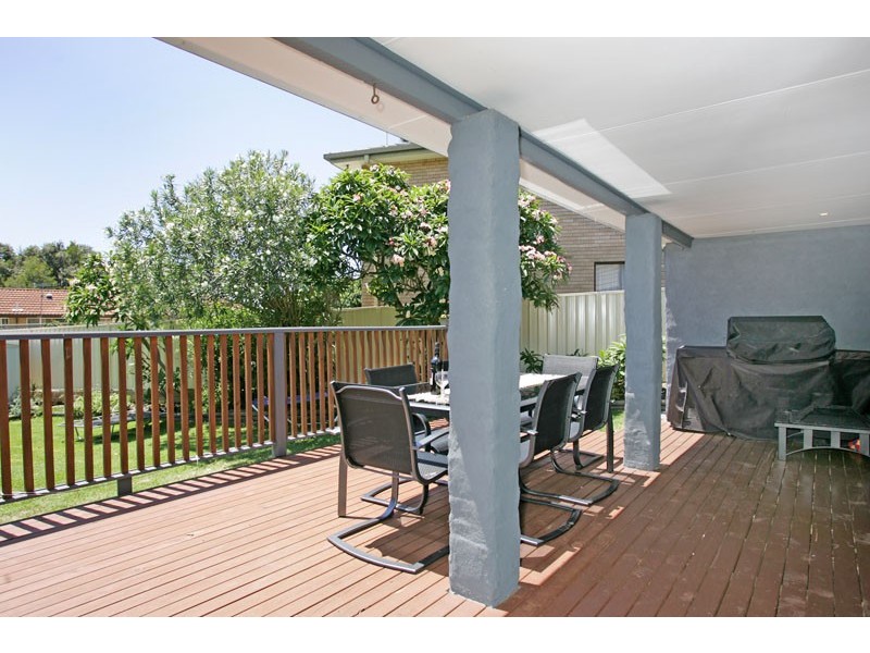 52 Thelma Street, Toowoon Bay NSW 2261