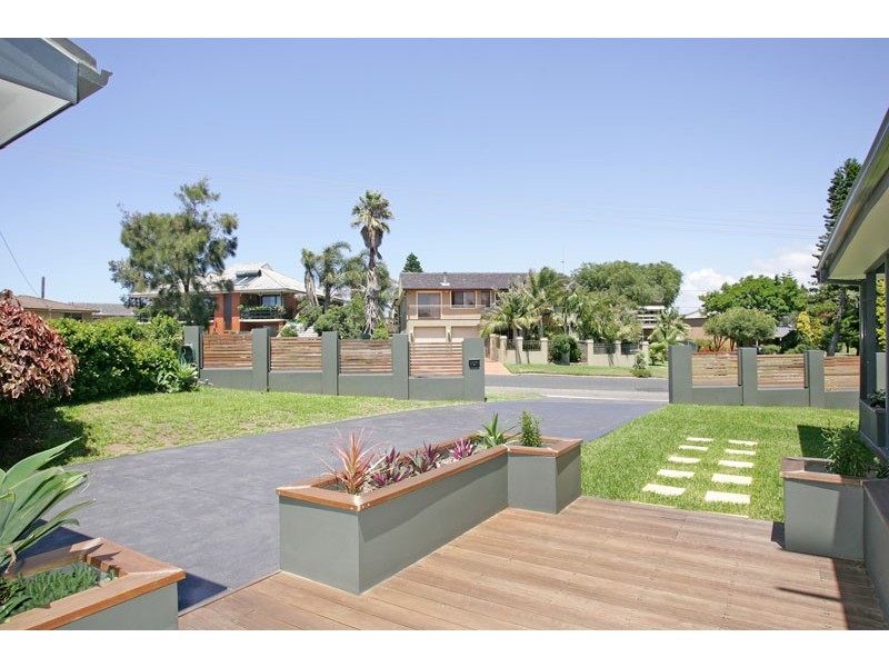 52 Thelma Street, Toowoon Bay NSW 2261