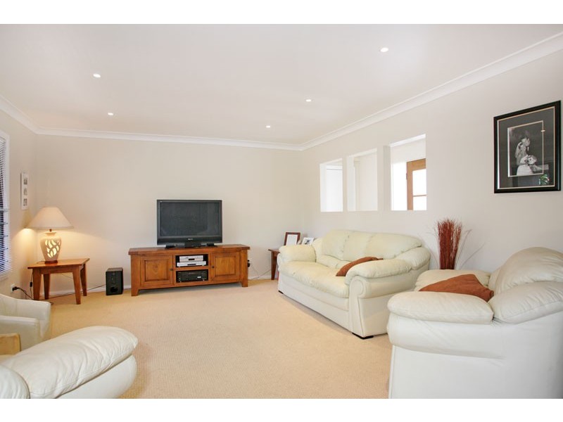 52 Thelma Street, Toowoon Bay NSW 2261