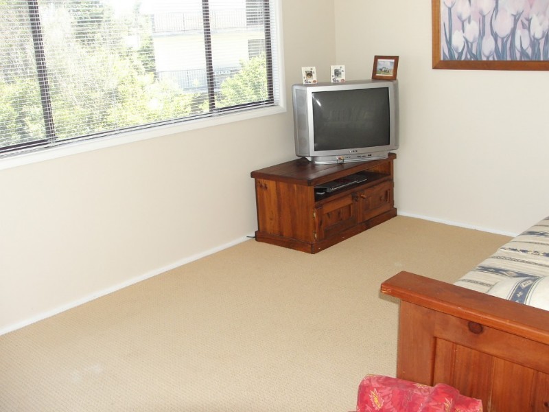 52 Thelma Street, Toowoon Bay NSW 2261