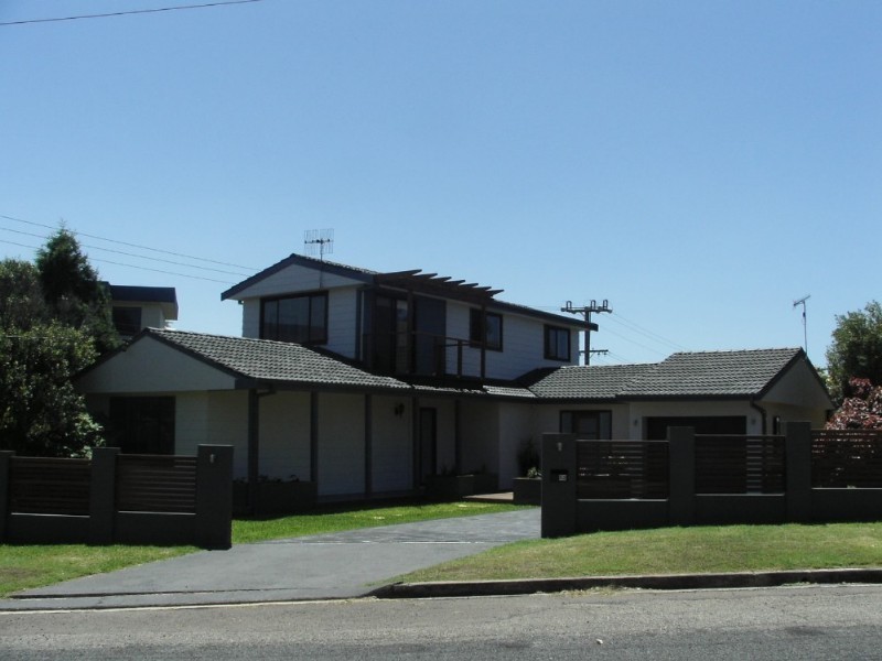 52 Thelma Street, Toowoon Bay NSW 2261