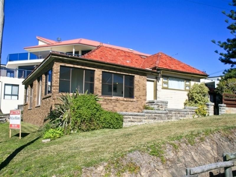 104 Ocean Parade, Blue Bay NSW 2261