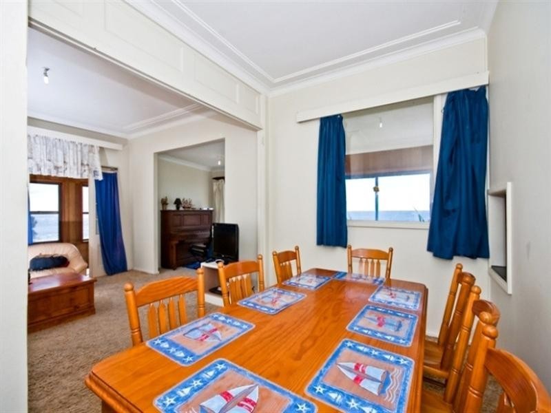 104 Ocean Parade, Blue Bay NSW 2261