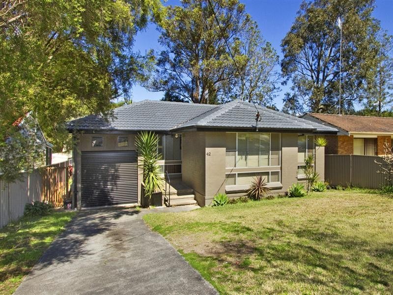 42 Albatross Road, Berkeley Vale NSW 2261