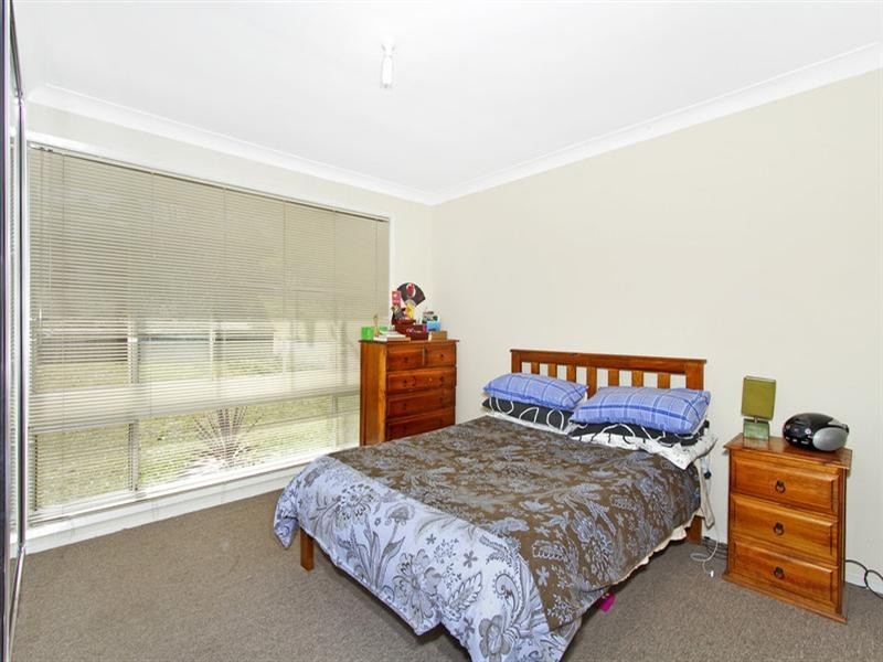 42 Albatross Road, Berkeley Vale NSW 2261