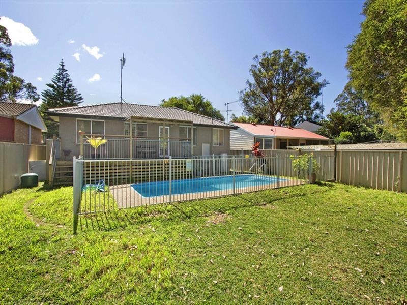42 Albatross Road, Berkeley Vale NSW 2261