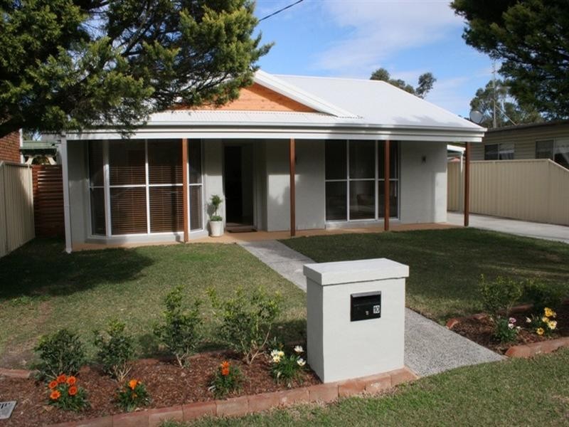 10 Jean Avenue, Berkeley Vale NSW 2261