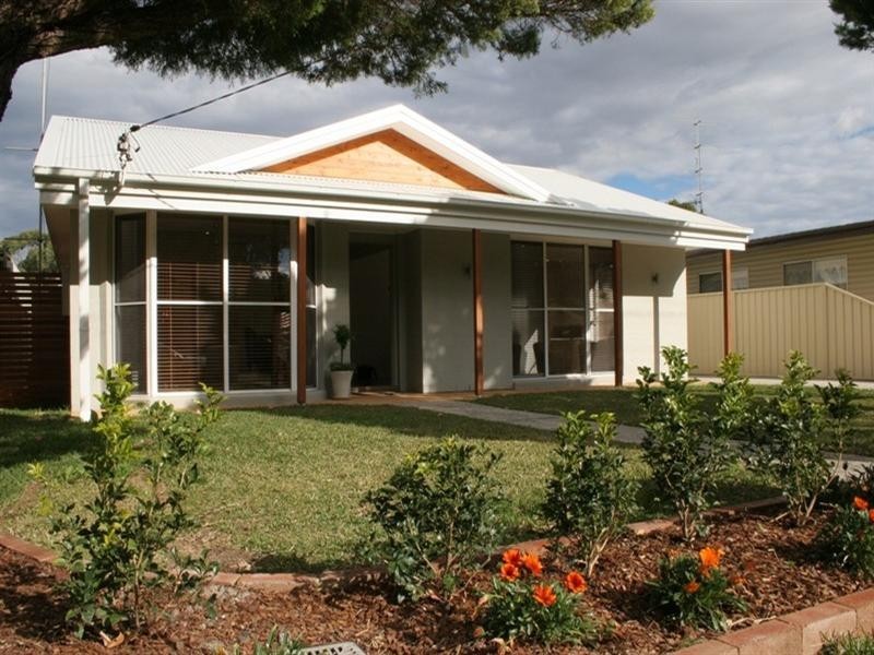 10 Jean Avenue, Berkeley Vale NSW 2261