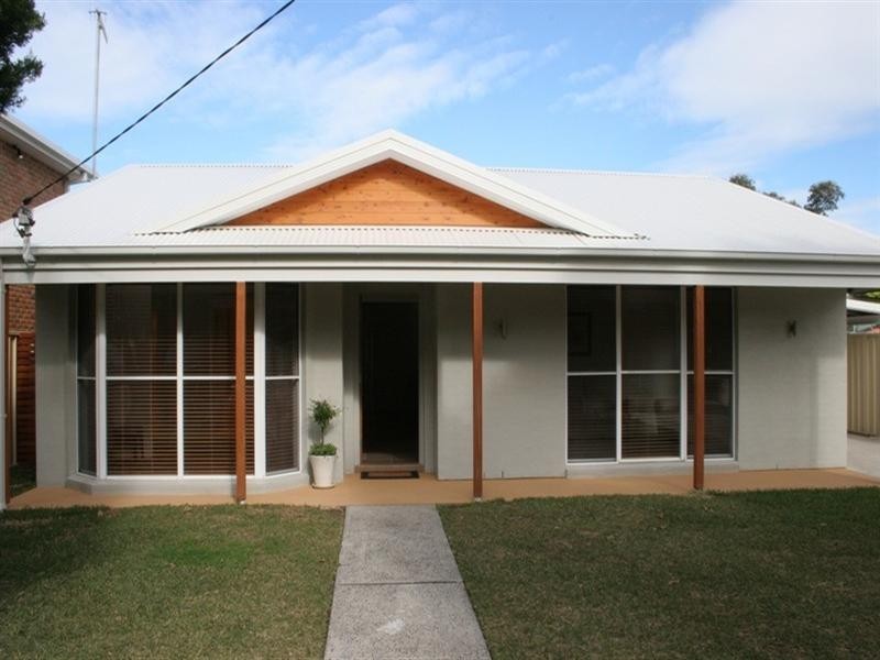 10 Jean Avenue, Berkeley Vale NSW 2261