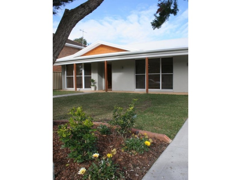 10 Jean Avenue, Berkeley Vale NSW 2261