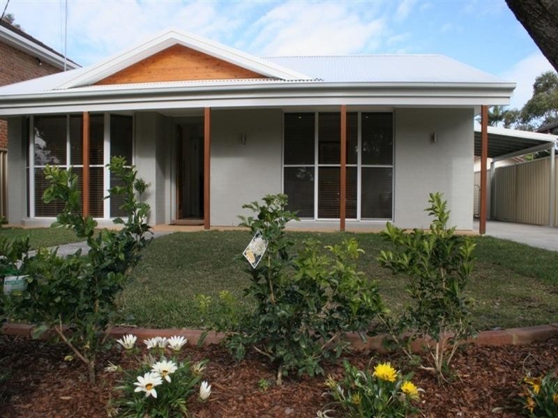 10 Jean Avenue, Berkeley Vale NSW 2261