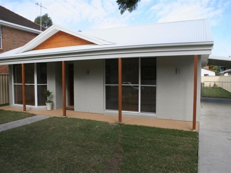 10 Jean Avenue, Berkeley Vale NSW 2261