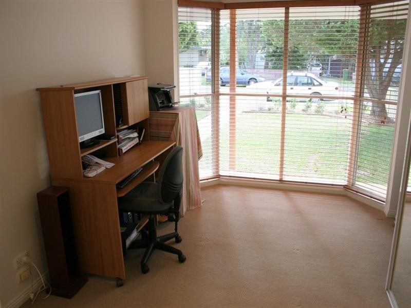 10 Jean Avenue, Berkeley Vale NSW 2261