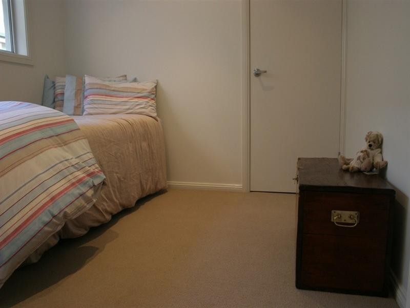 10 Jean Avenue, Berkeley Vale NSW 2261