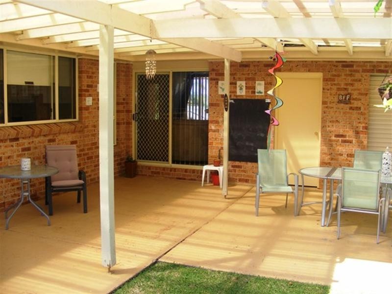 196 Cresthaven Avenue, Bateau Bay NSW 2261